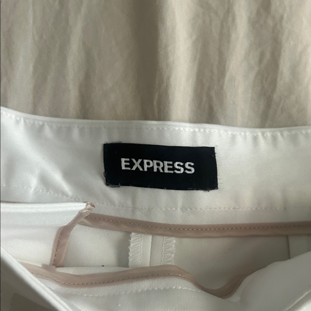 Express White High Waist Shorts with Gold Buttons. Brand New W/O tags - Picture 2 of 4